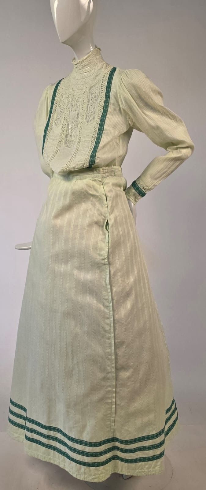 EDWARDIAN STRIPED COTTON 2 PC DRESS W LACE FRONT + HIGH COLLAR