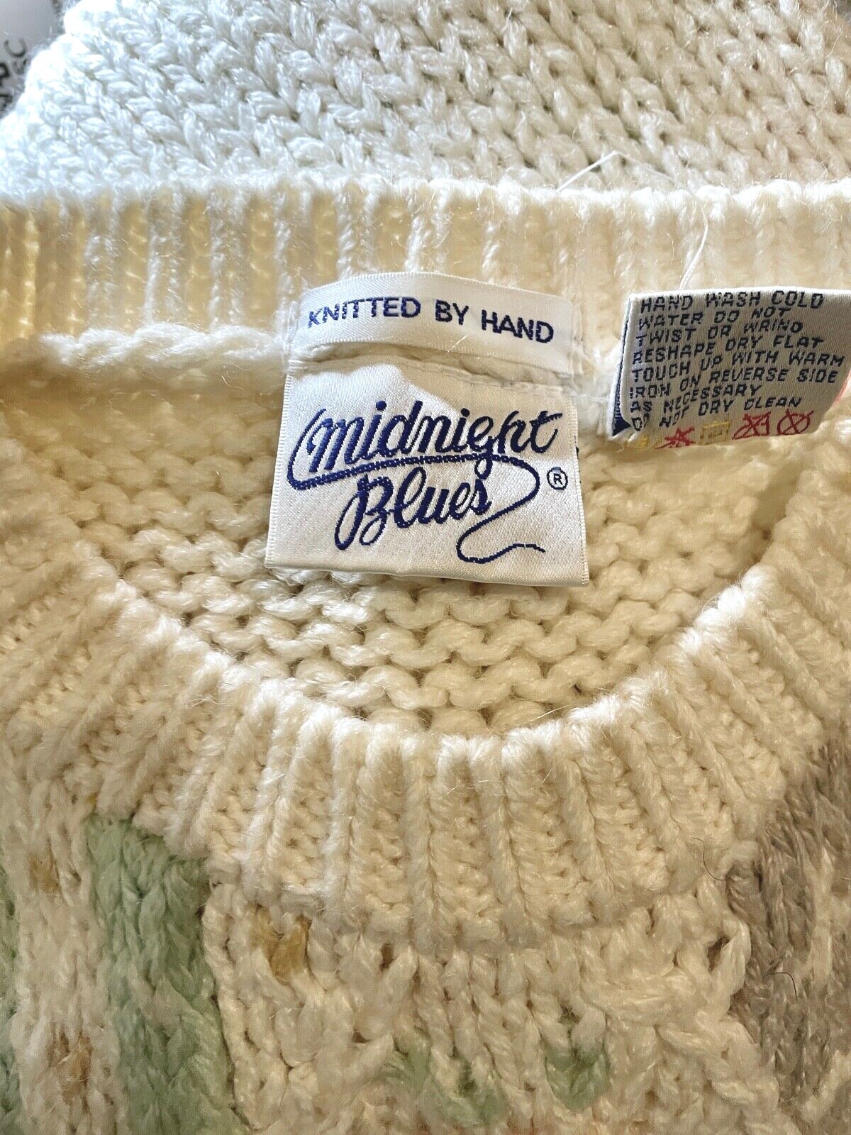 VTG 80’S MIDNIGHT BLUES IVORY WHITE&PASTELS HAND-KNIT CABLE KNIT SWEATER*M/L