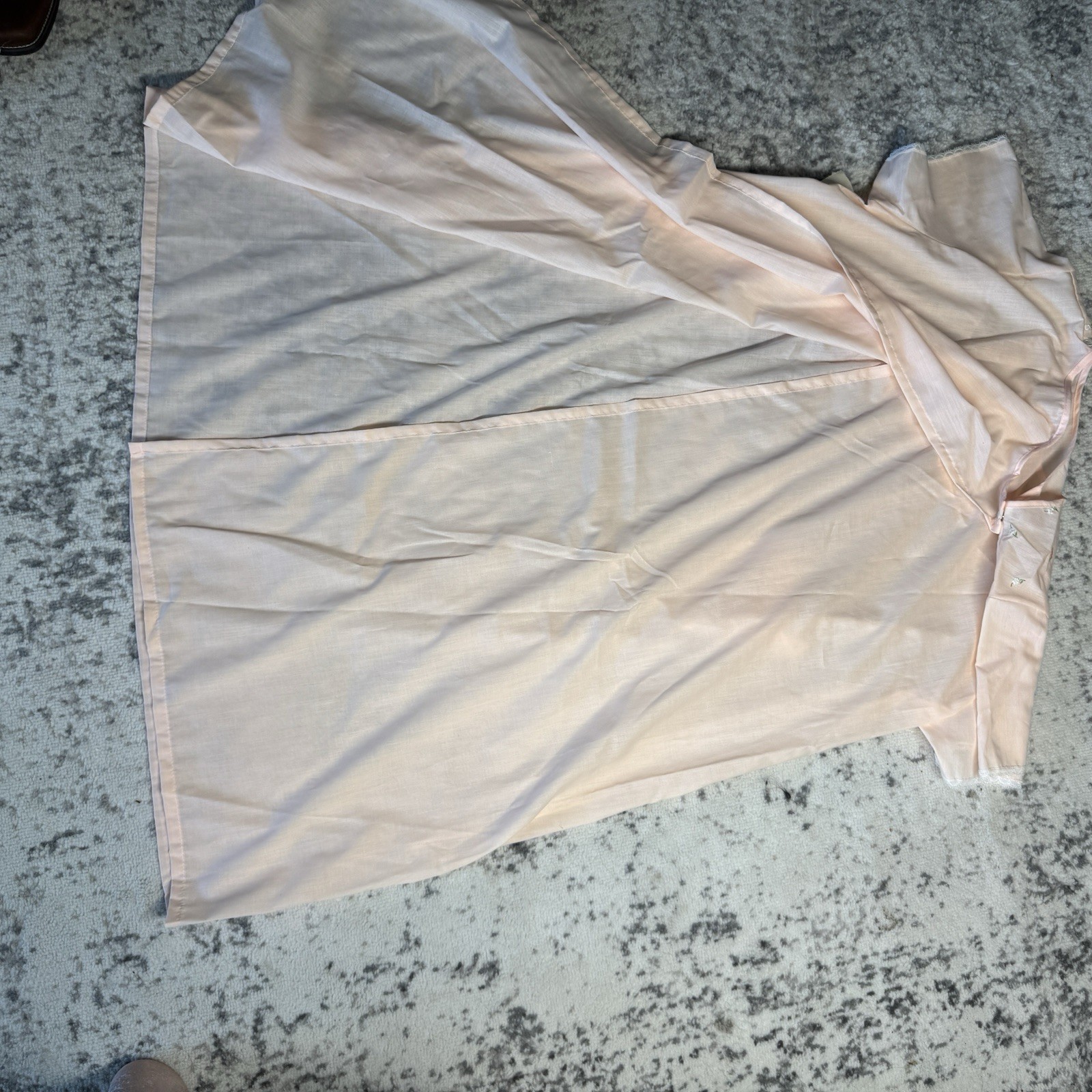 Vintage PinkNightgown Beall’s Embroidered Rosebuds Lace Trim Made USA Sz Large