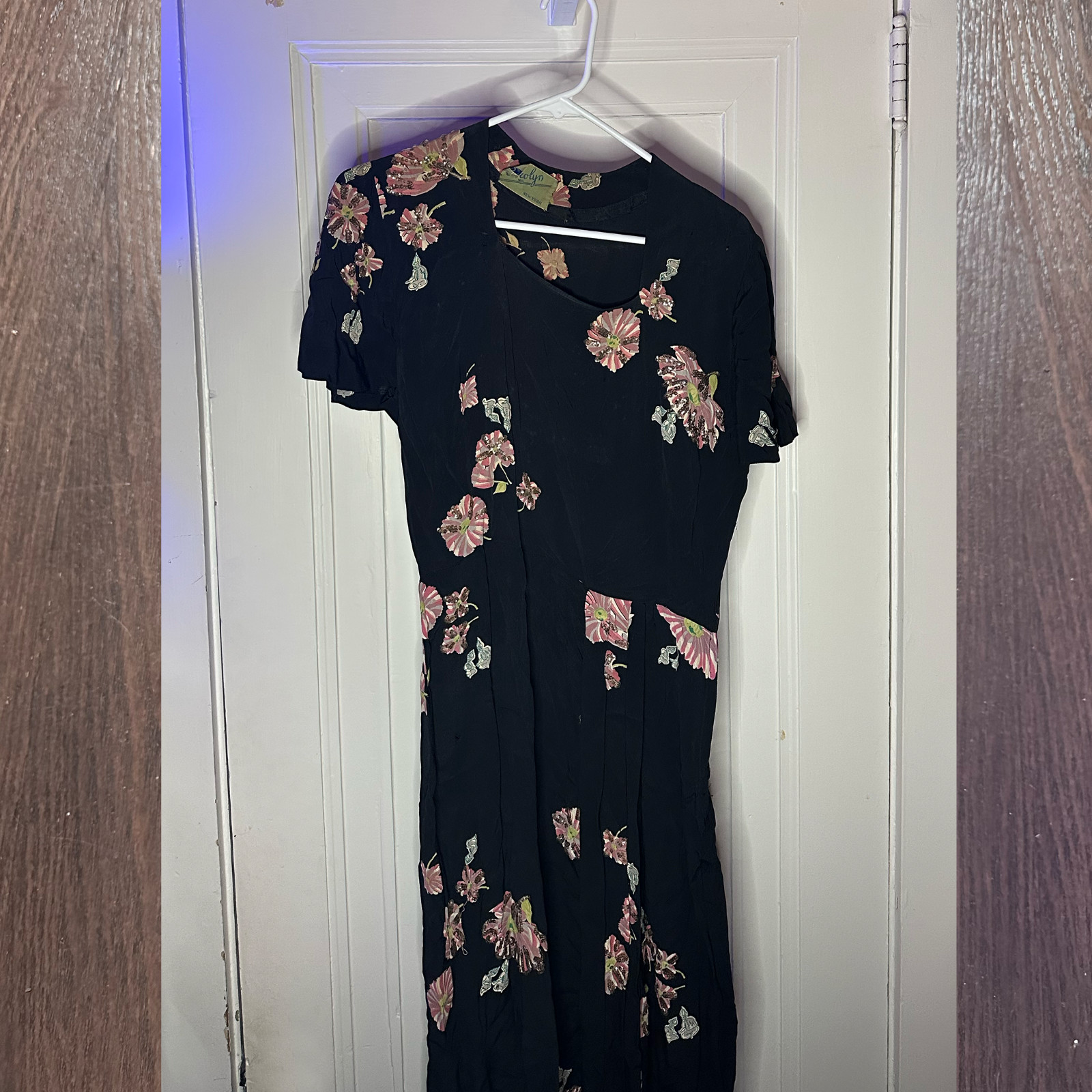 Vintage 1940s Carolyn New York Black Floral Rayon Midi-Dress (sz Regular)