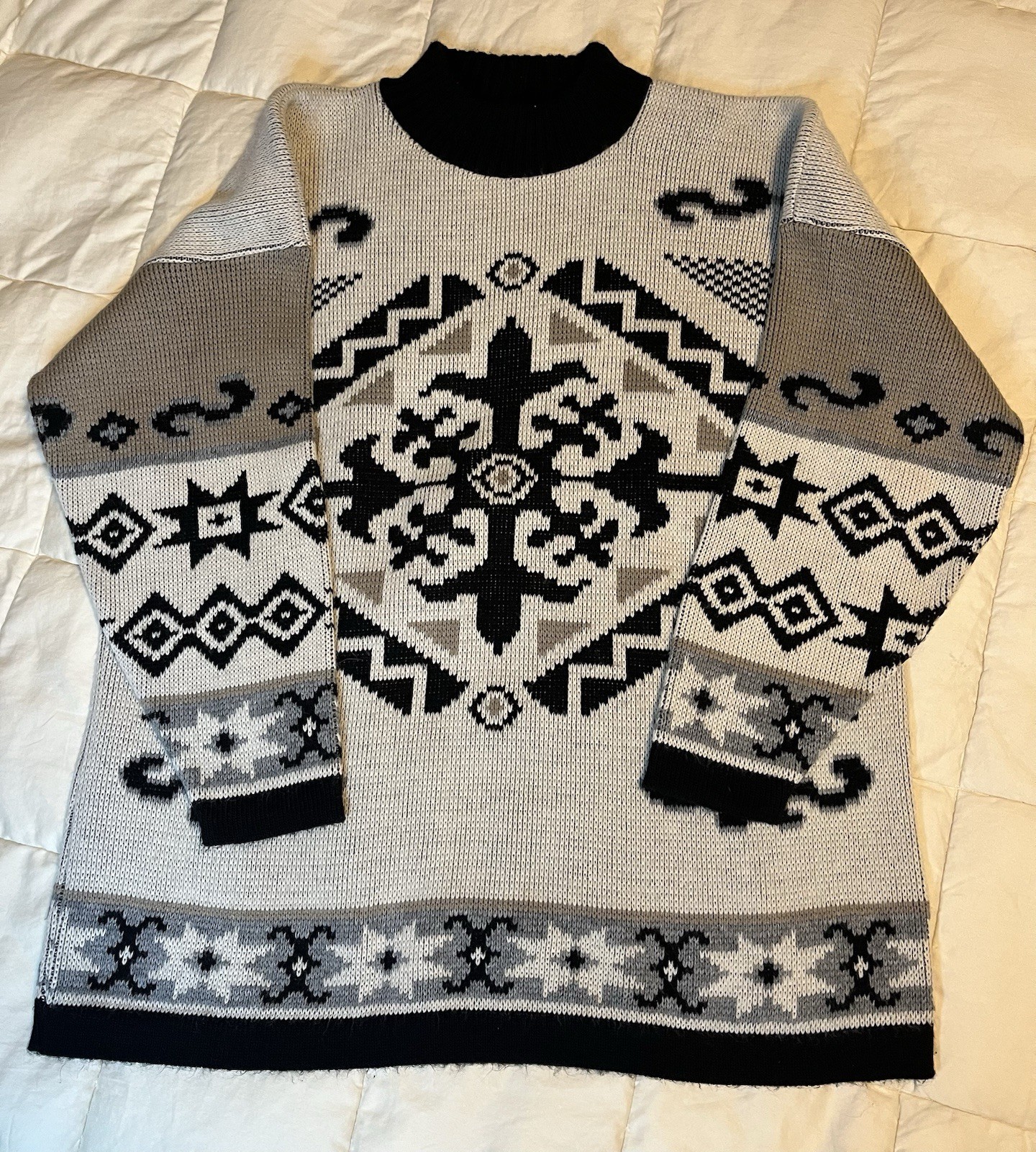Adele Knit Private Eyes Geometric Design Vintage Sweater Super Soft Made In USA