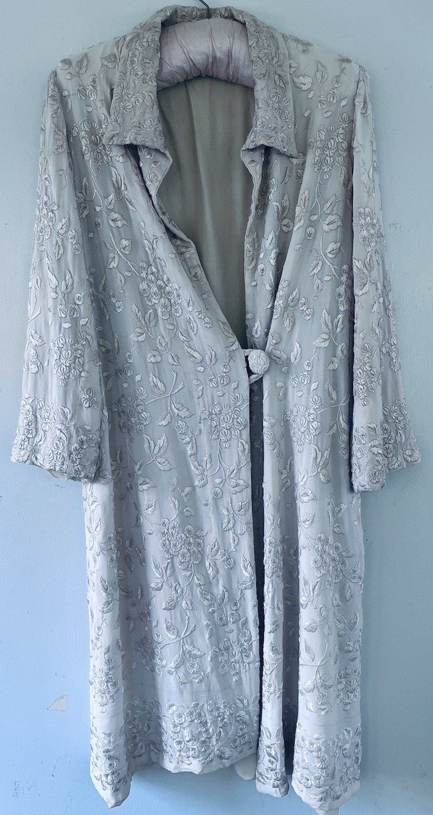 1920s Art Deco Vintage Embroidered Blush Silk Coat Attributed To House Of Lanvin
