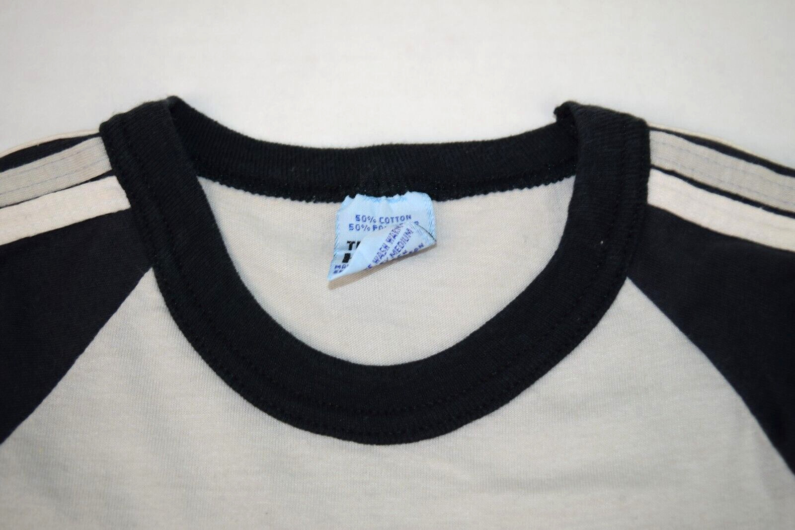 Vintage T-Shirt Neil Diamond Size S 1982 World Tour 2 Tone Raglan Single Stitch
