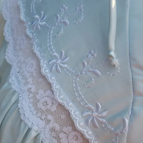 Vintage Made USA Barbizon Cuddleskin Nightie Lace Trim Nightgown Size Med NWT