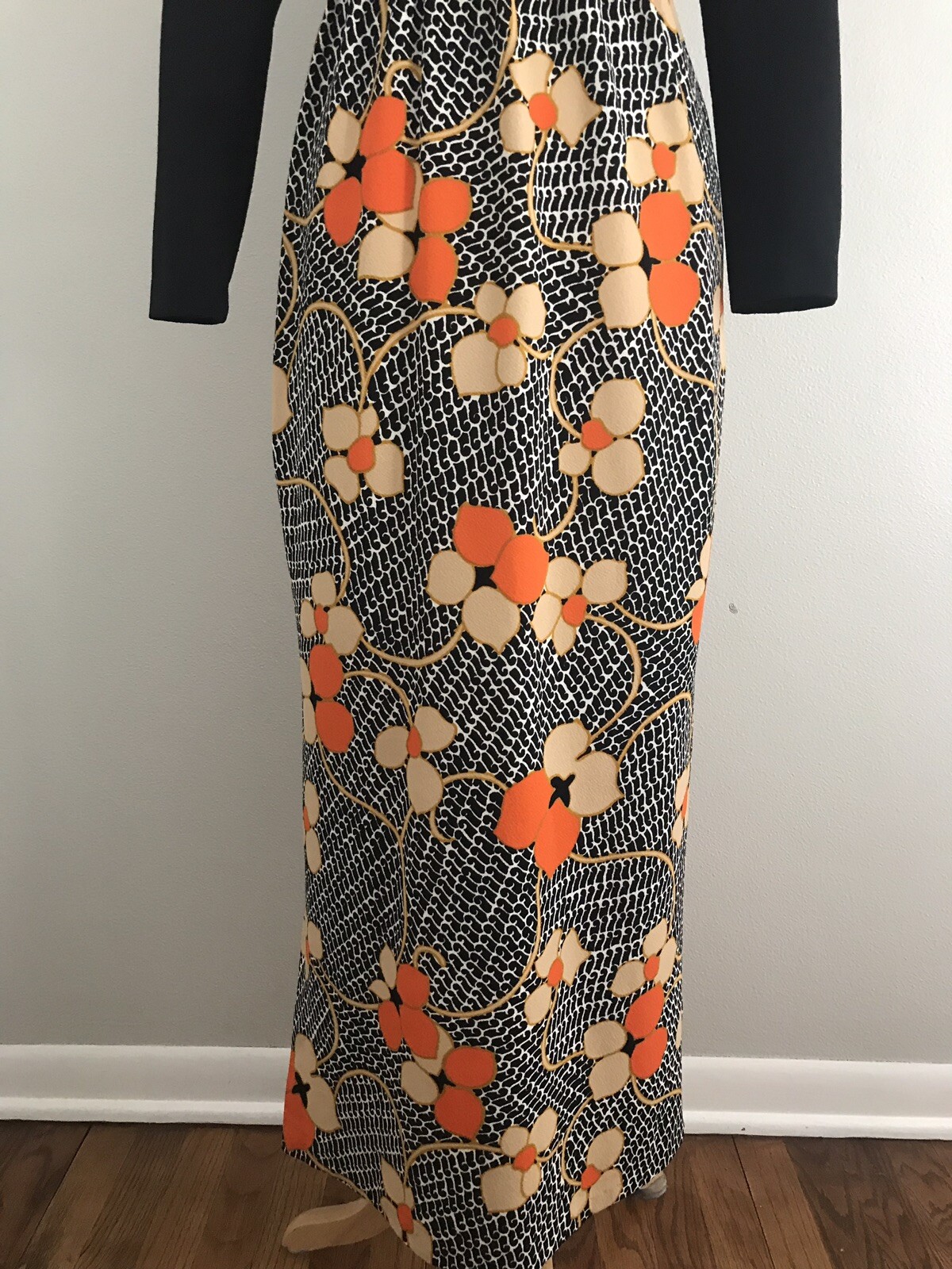 Vintage It’s Better Size XS/S Black Floral Acrylic Double Knit Maxi Dress