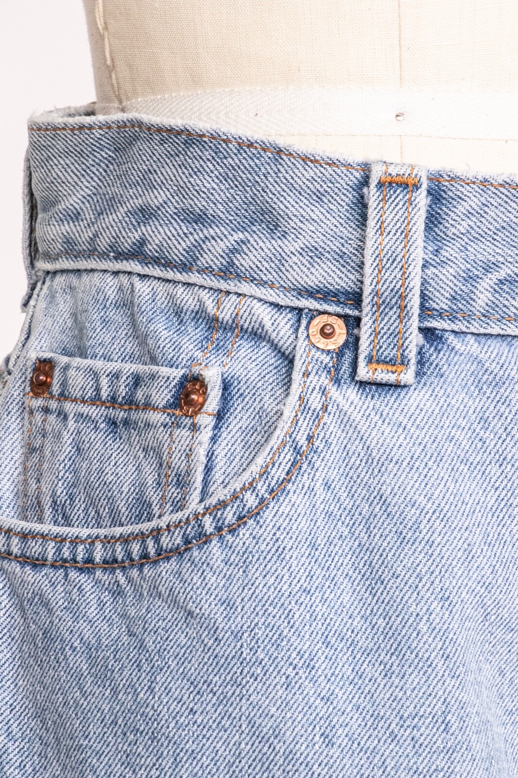 Levi’s 550 Jeans Cotton Denim 1990s 29″ x 27″