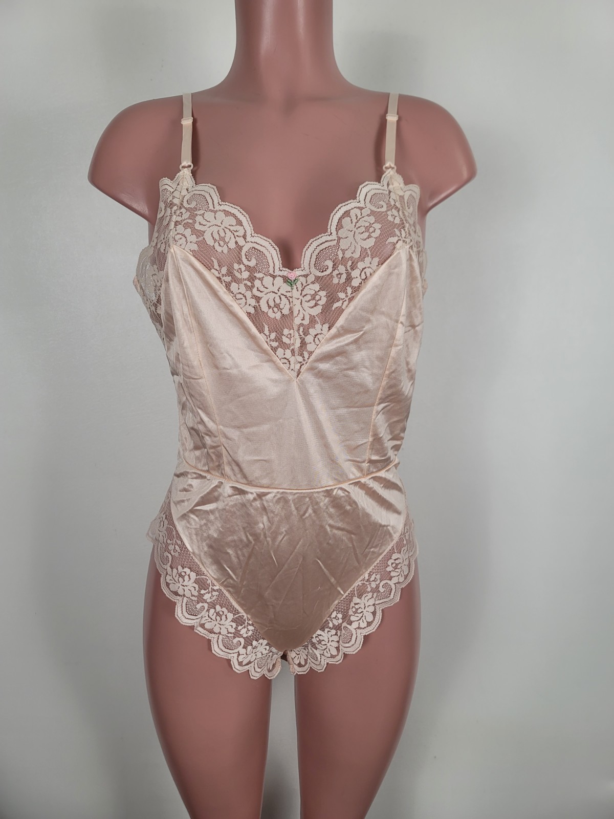 Vintage Maidenform Chantilly Bodysuit Lingerie Peach Nylon Lace Sz 36 USA Union
