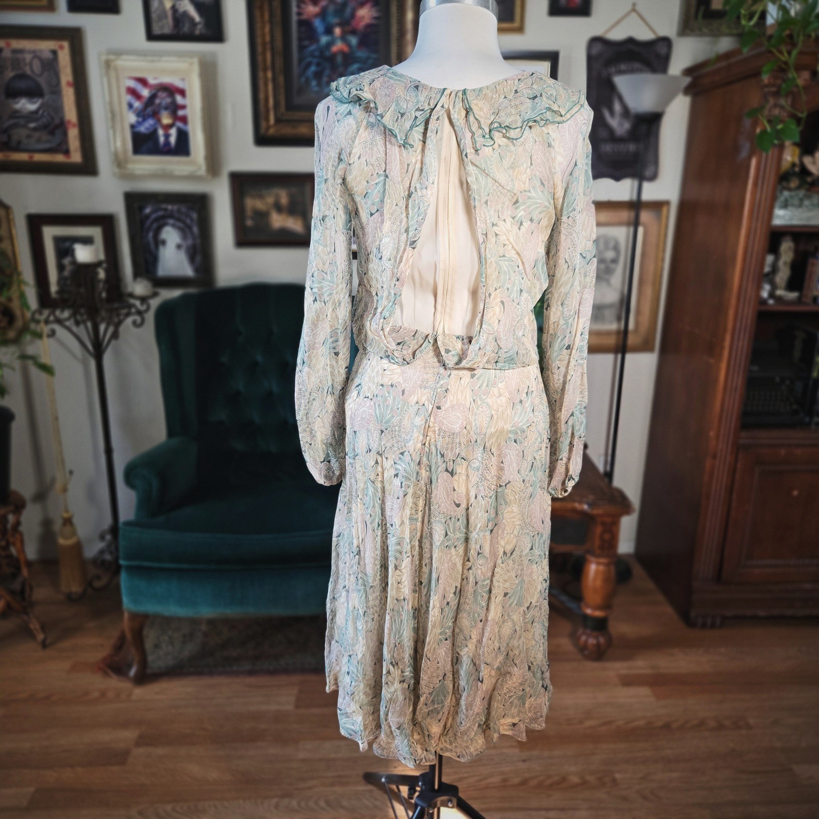 Silk Dress Vintage 70s Style Floral Pastel Paisley Long Sleeve Midi Flowy 5/6