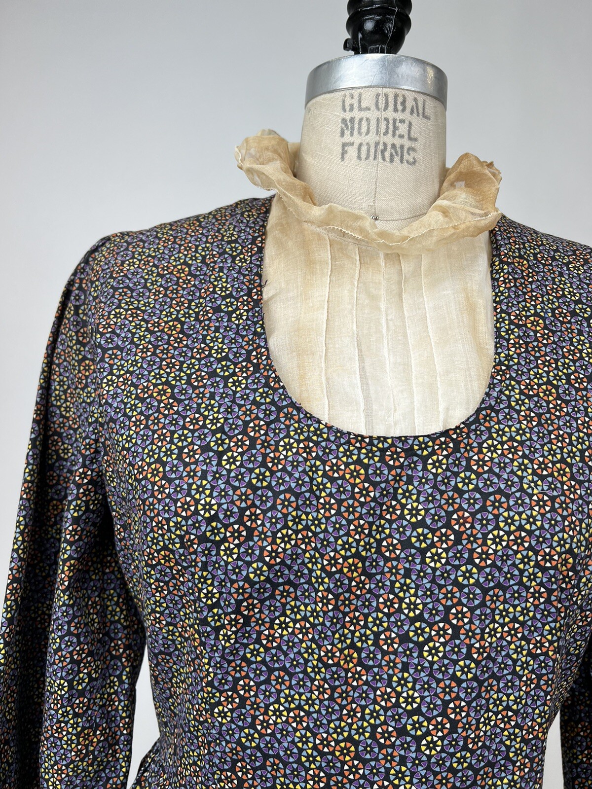 Antique 1930s Cotton Folk Printed Day Dress With False Collar Wounded Bird AS IS