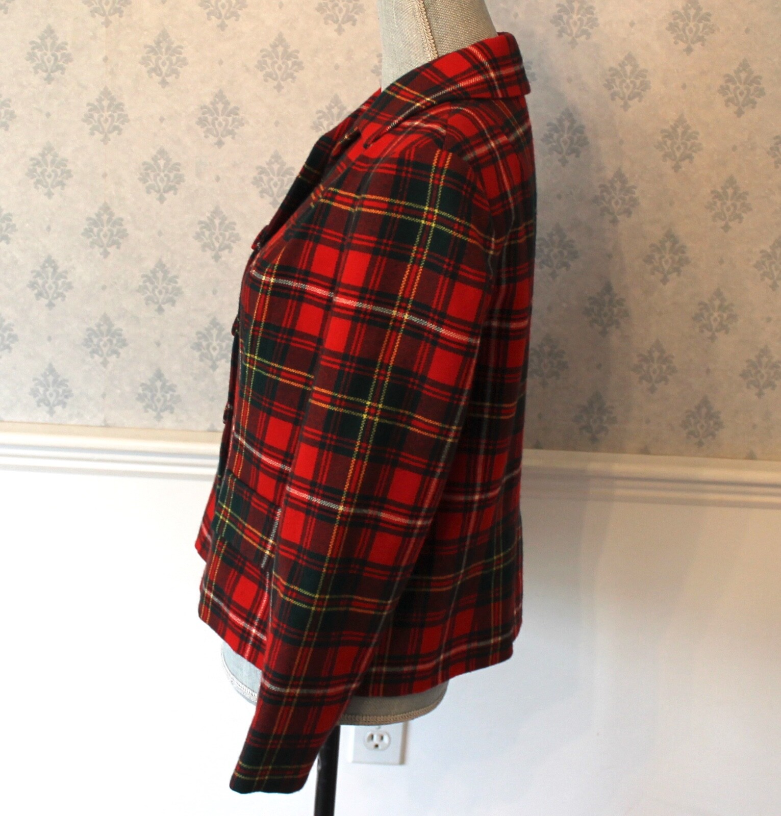 Vintage Red, Green and Yellow Plaid Wool Women’s Tailored Hong Kong Jacket