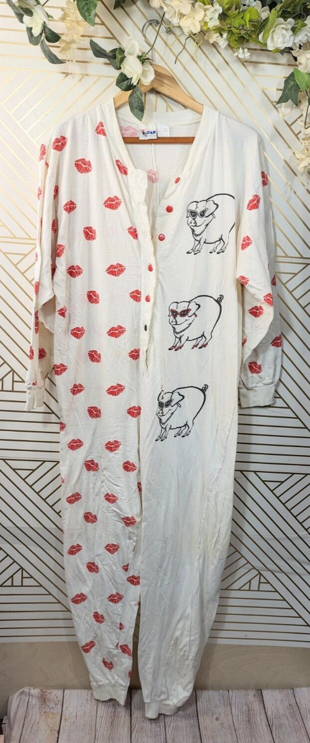 NAP BRAND Vintage One Piece Jumpsuit Sleeper Pigs Lips Kisses Button Up LARGE