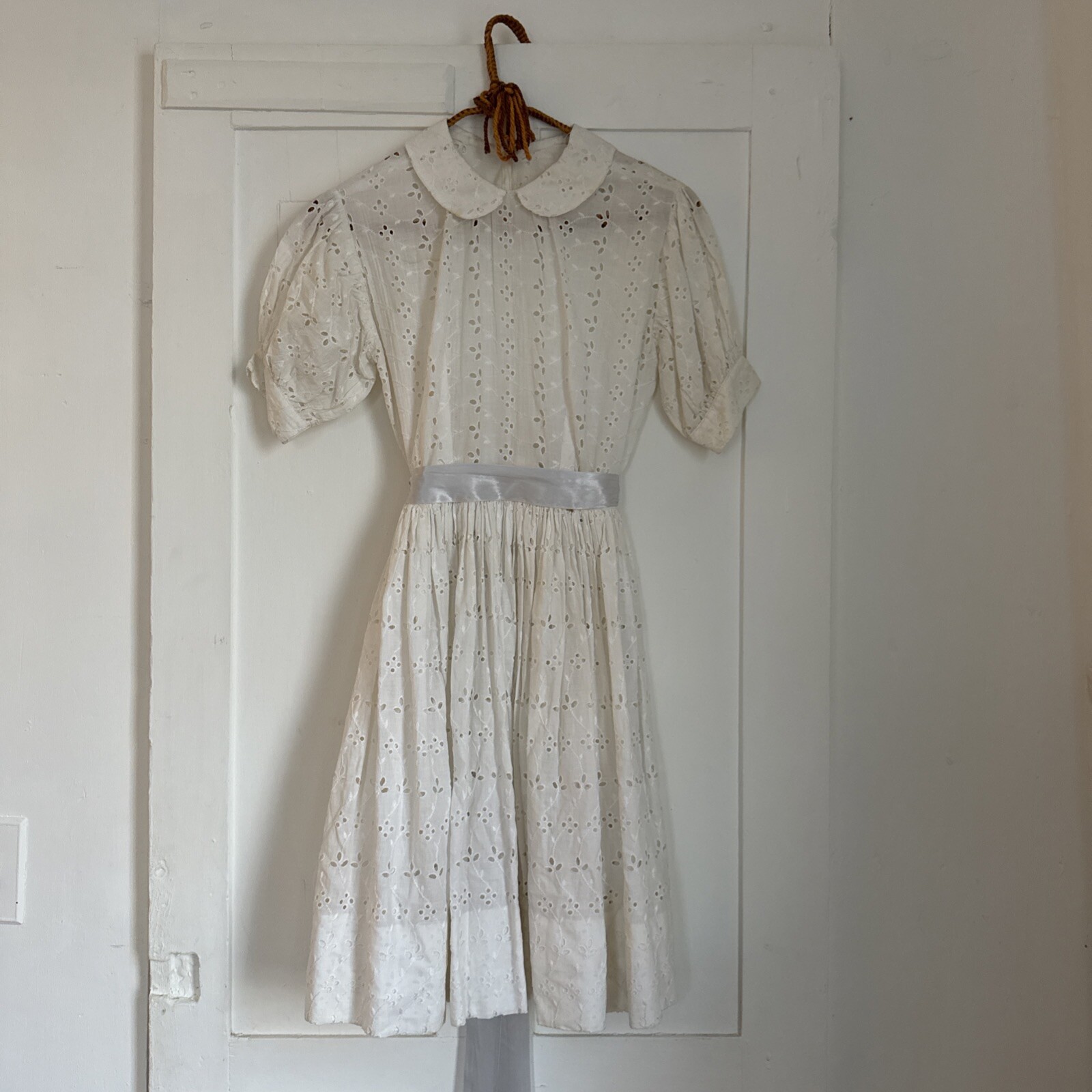 Vintage 1930s White Cotton Floral Eyelet Lace Dress Puff Sleeve Ribbon Vintage