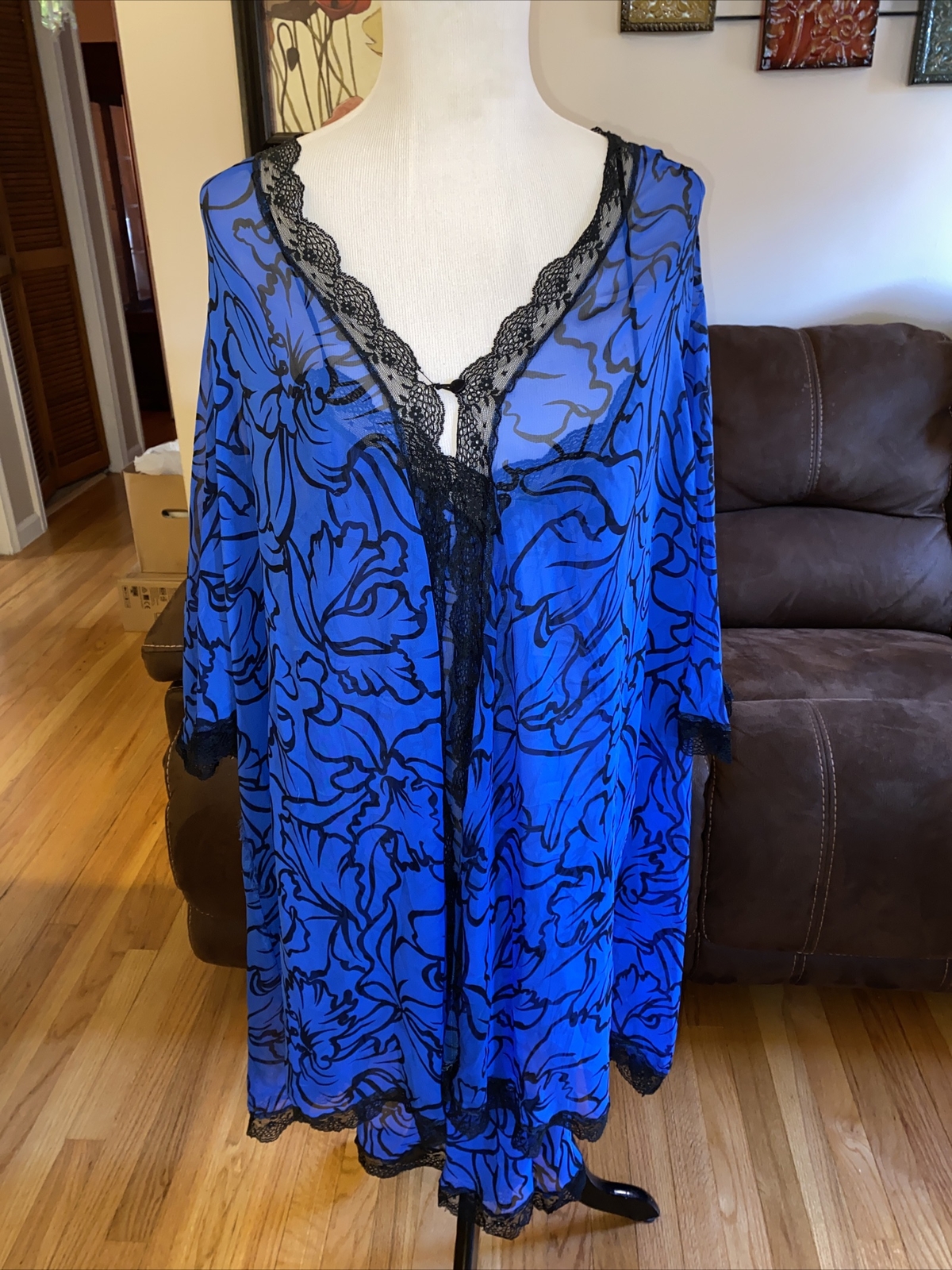VINTAGE 1970s – LUCIE ANN ROYAL BLUE AND BLACK GOWN AND ROBE SZ SMALL FREE SHIP