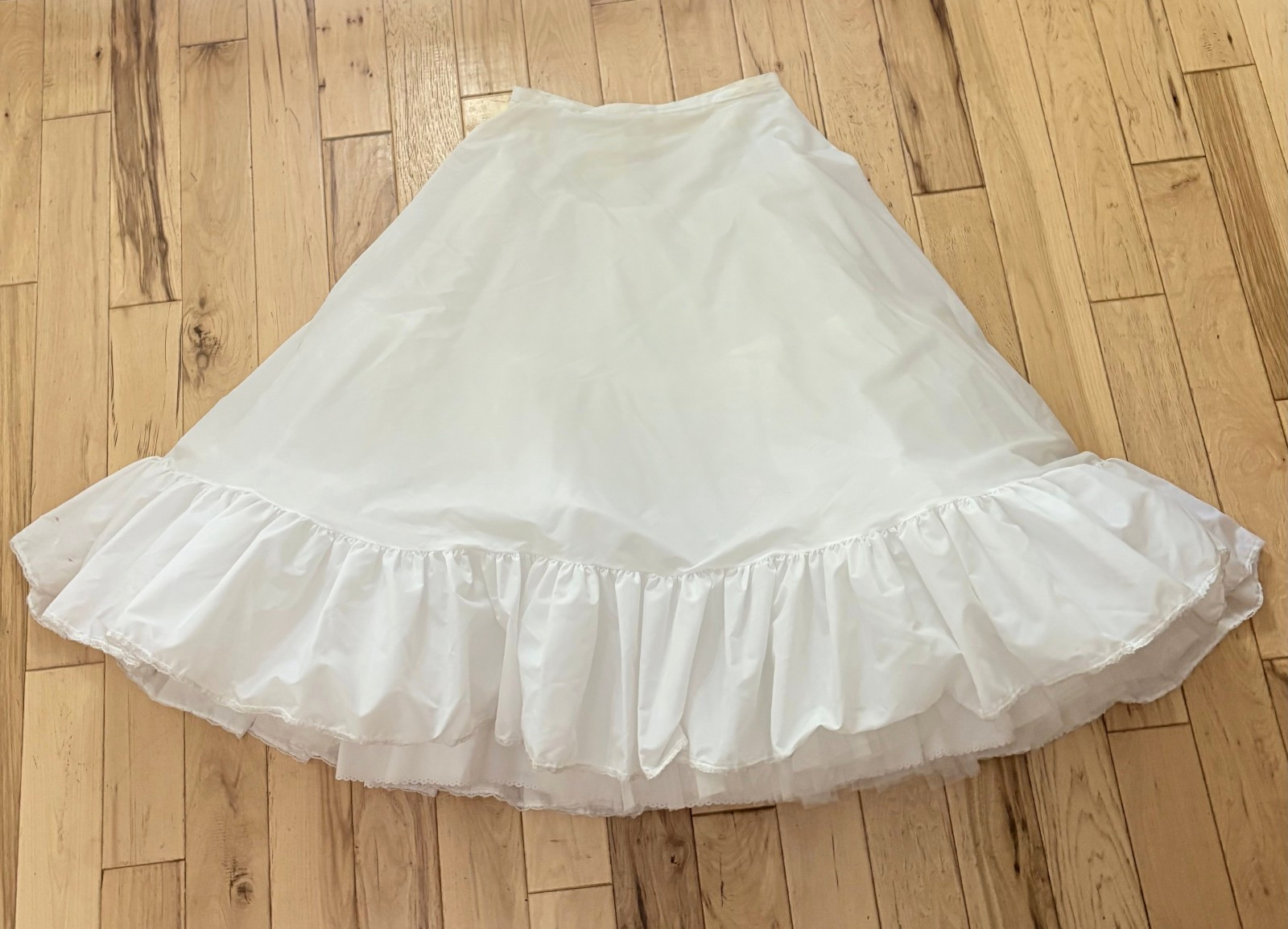 VINTAGE WHITE LONG 3 LAYER PETTICOAT, SIZE M, WAIST 31 TO 36, LENGTH 40