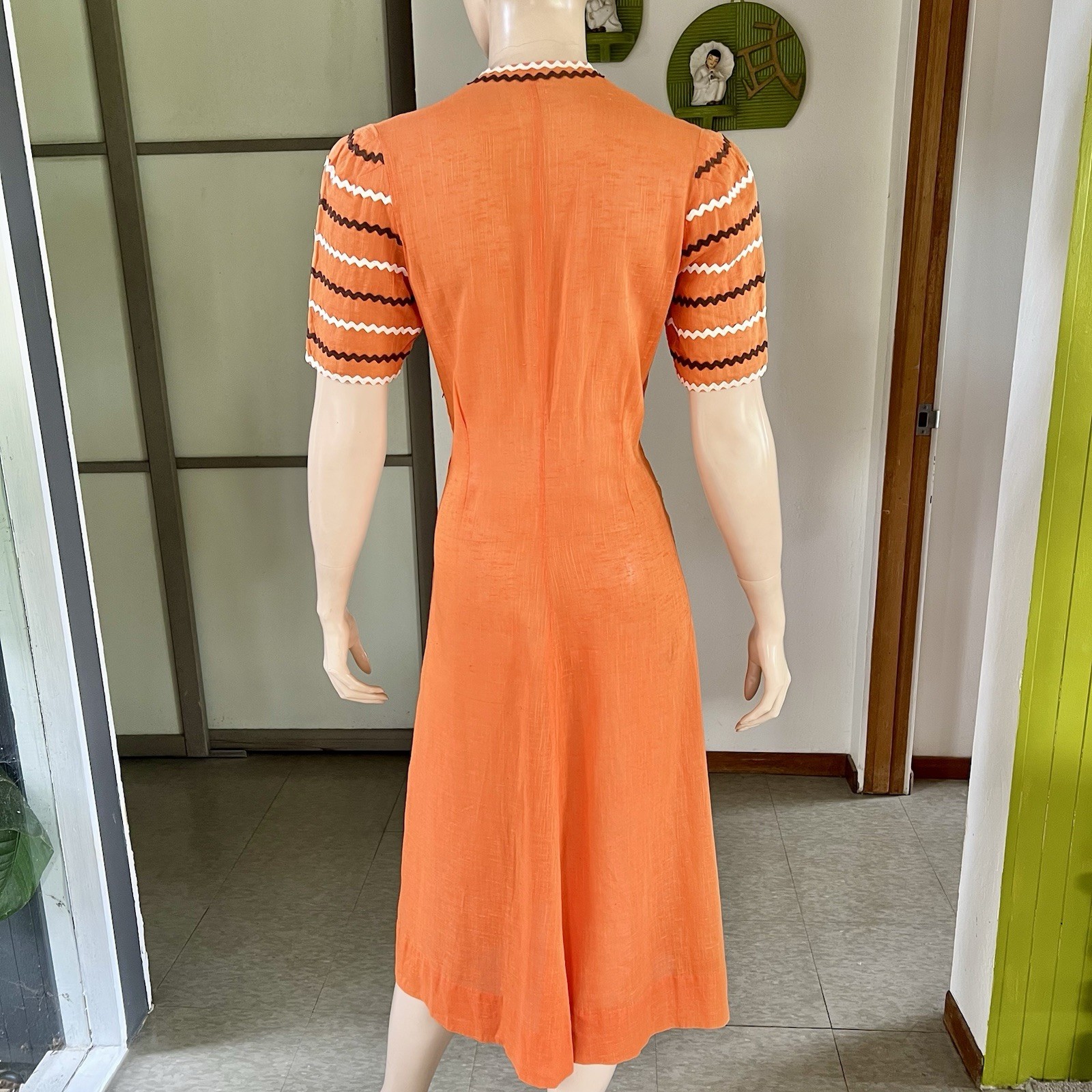 1930s Or Early 40s Orange Sheer Cotton Day Dress With Ric Rac 27-28w