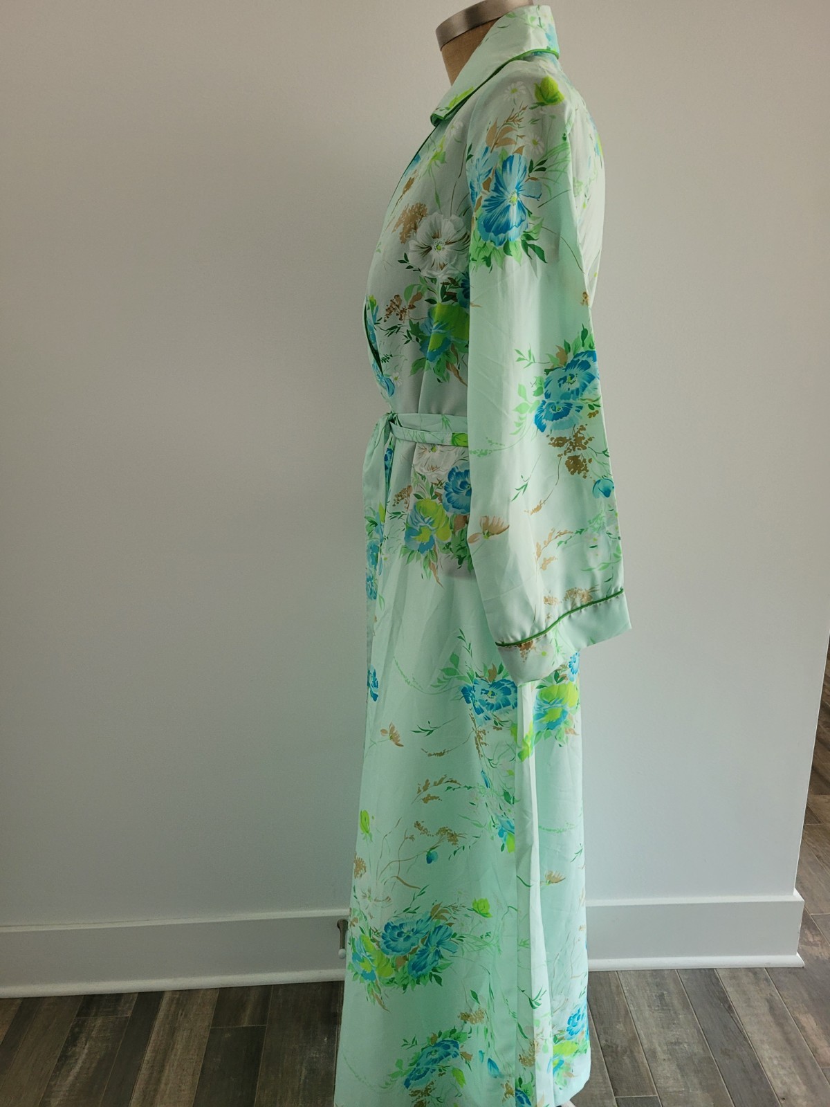 Vintage 1970s Pale Green Floral Kimono Robe House Coat Sears w Original Tags L