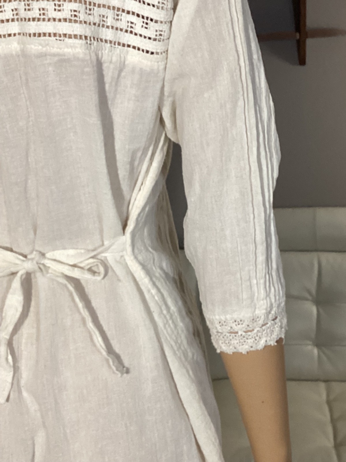 Vintage Mexican Embroidered Floral Hippie Boho Folk Gauzy Cotton Tunic Top