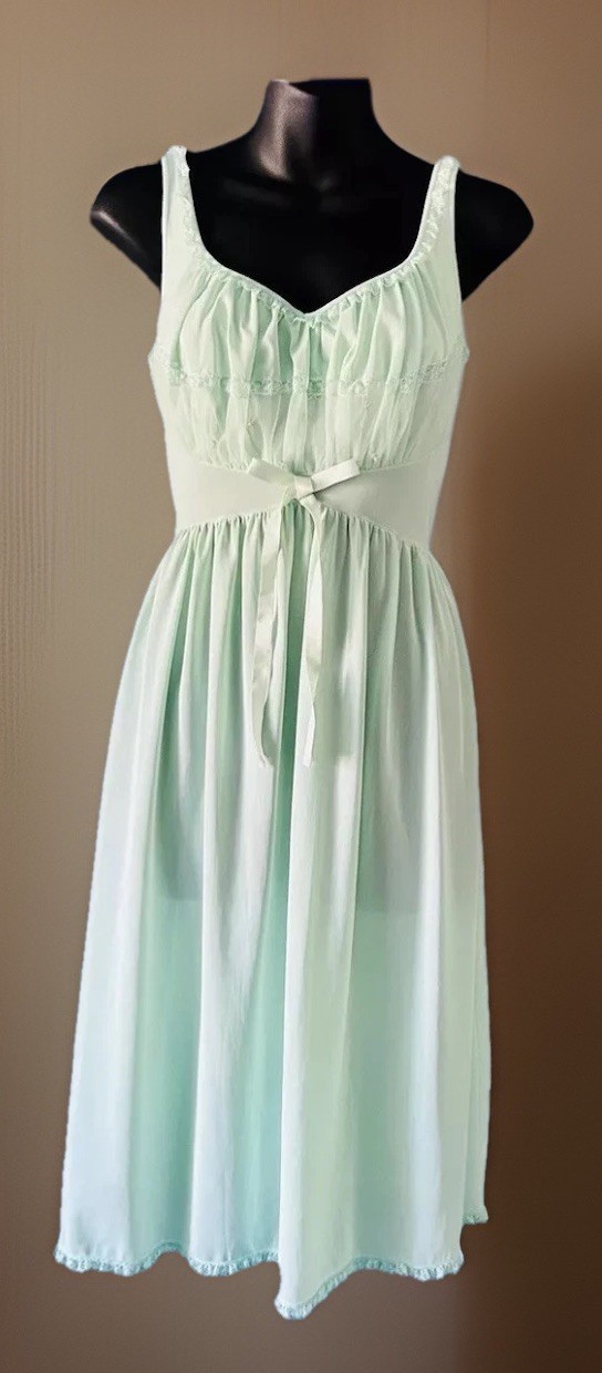Vintage Shadowline Short Nightgown Babydoll Mint Pastel Green Sweet Romantic