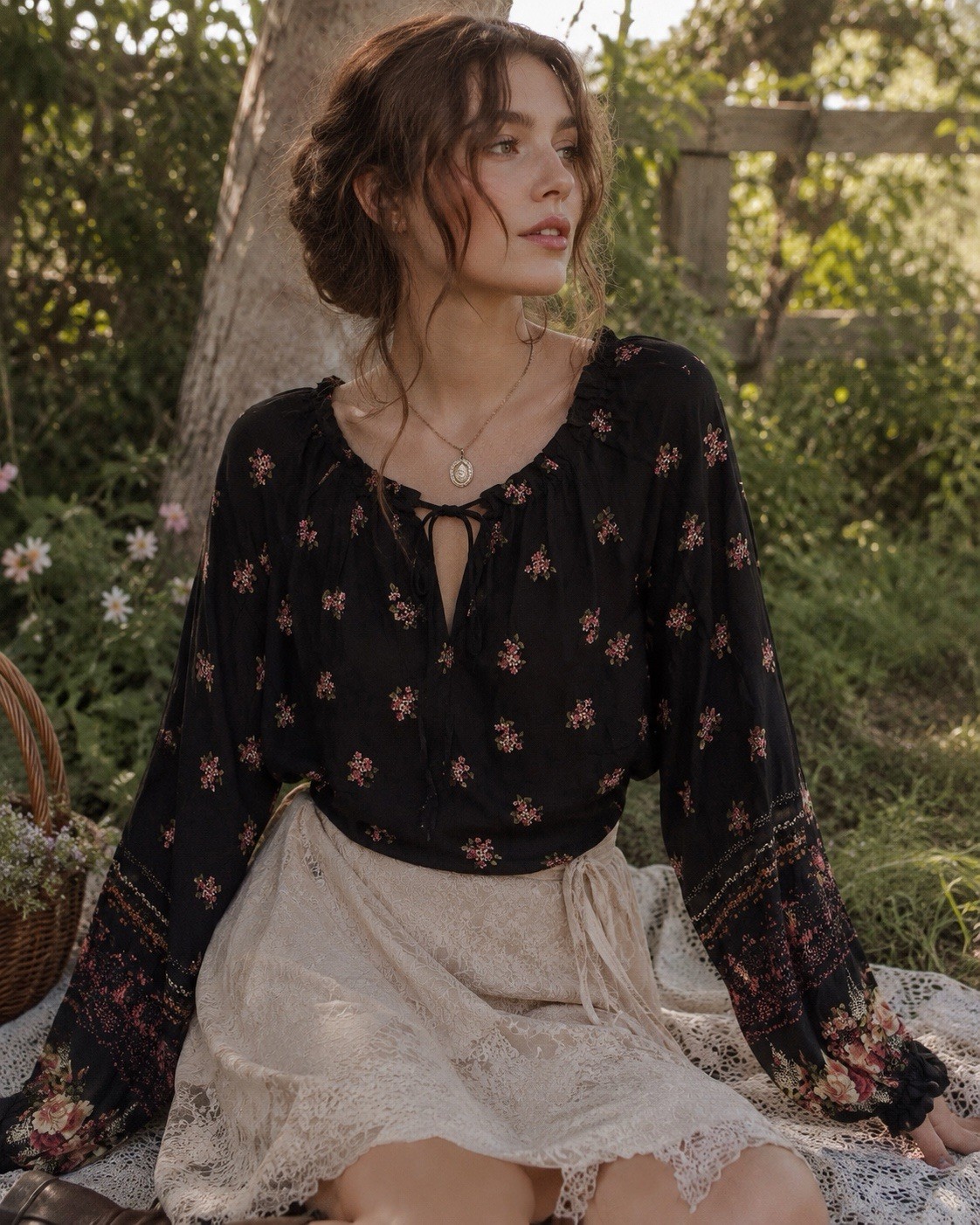 Vintage Prairie Blouse Peasant Top Black Floral Romantic Boho Cottage Med/Lrg