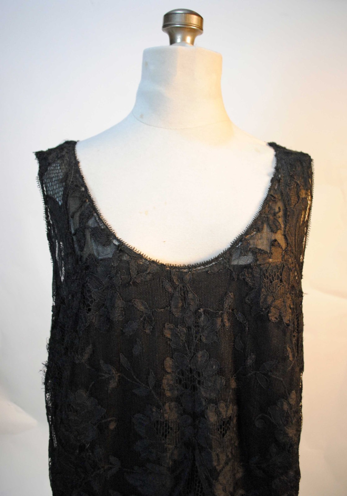 VINTAGE FLORAL BLACK ALENCON NET LACE PARTY DRESSES, CIRCA 1935s