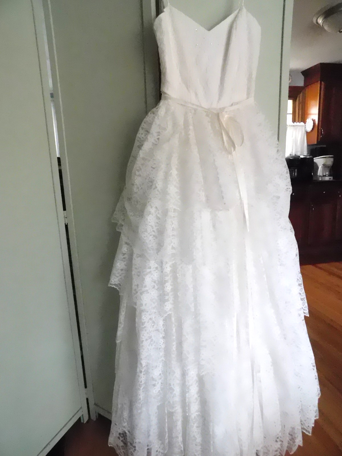Vintage White Layered Lace Gown Fitted Bodice-Spaghetti Straps Sz 7/8