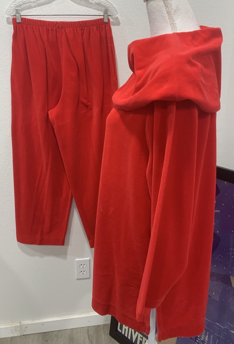 VTG SAKS Fifth Avenue Red Size M Velour Track Sweat Suit Lounge Cowl Neck READ