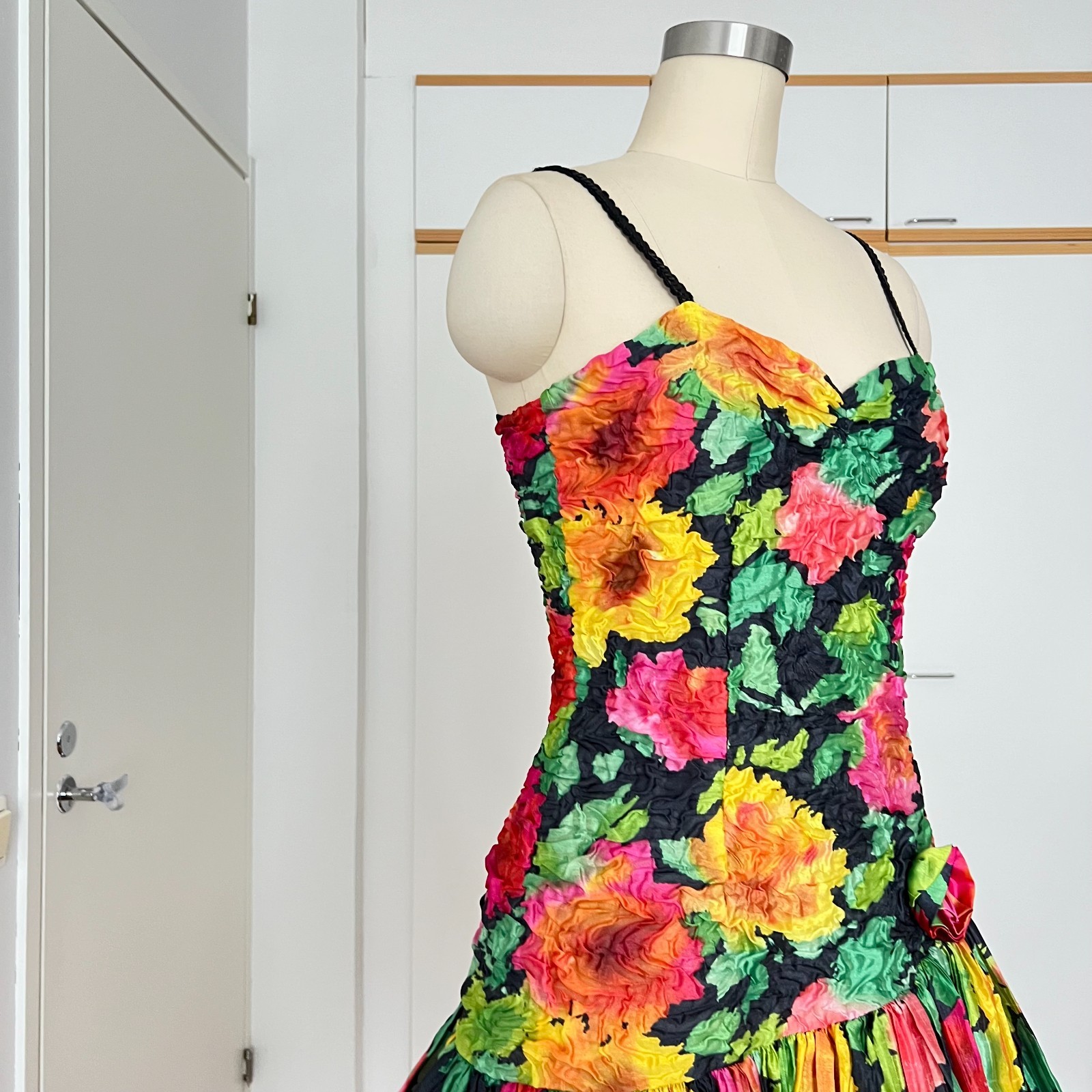 1980s Floral Taffeta Cocktail Party Dress Tiered Spaghetti Straps Prom Evening