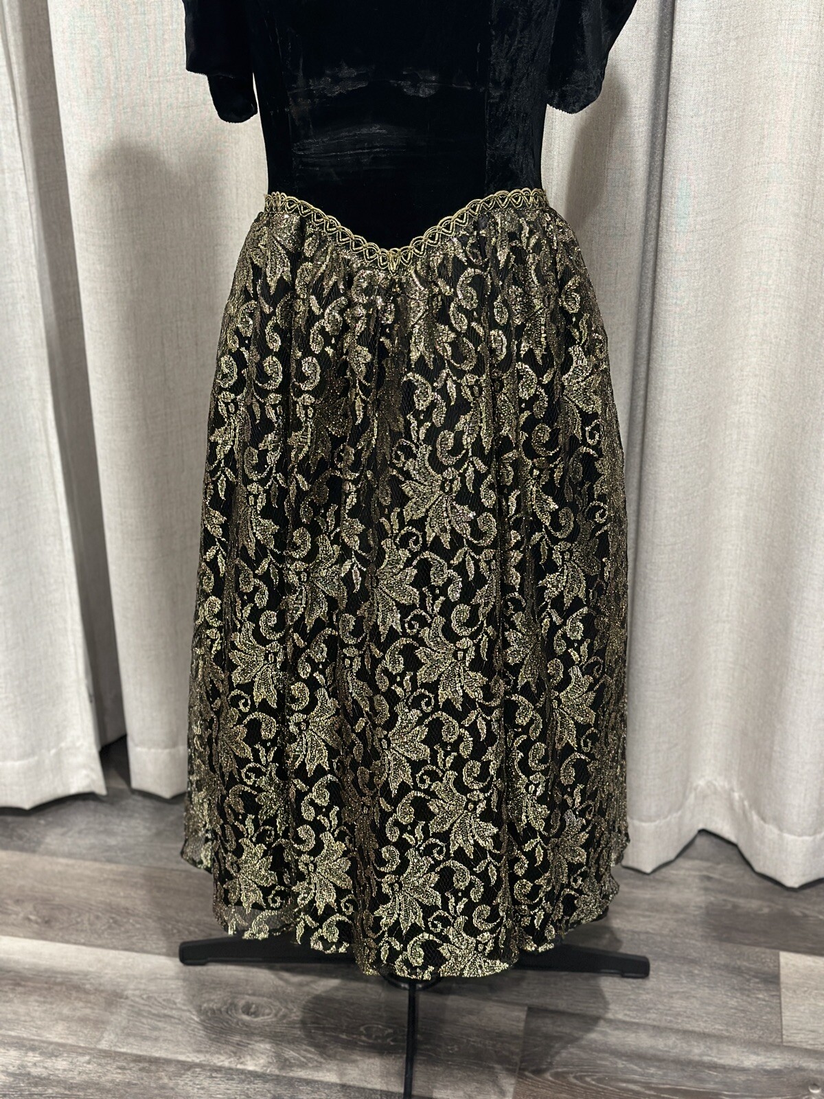 Vintage Scott McClintock Velvet and Gold Brocade Dress – Size 10