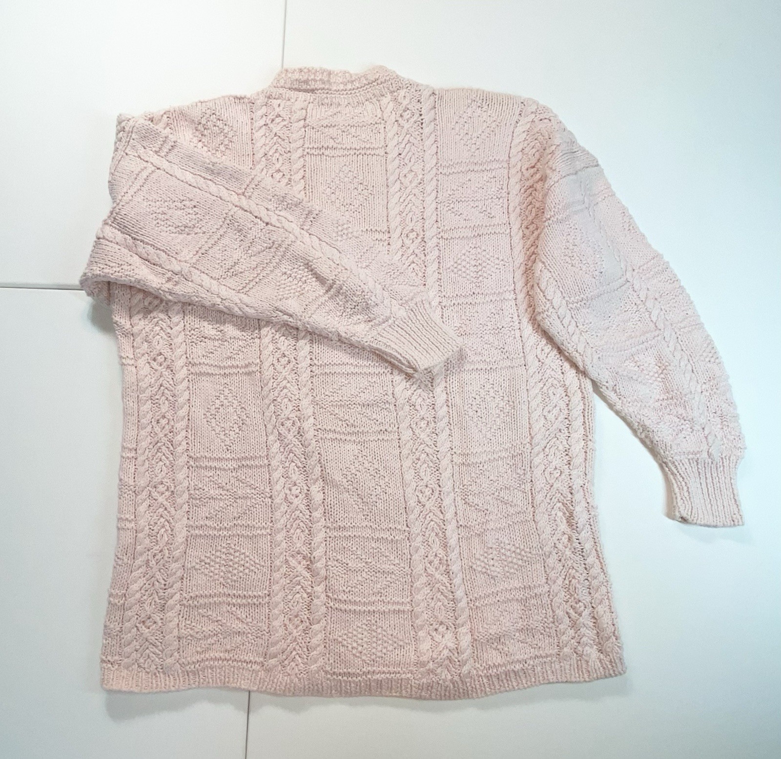 VTG Express C.I.E. Compagnie Internationale Handknit Pink Cableknit Sweater Sz L