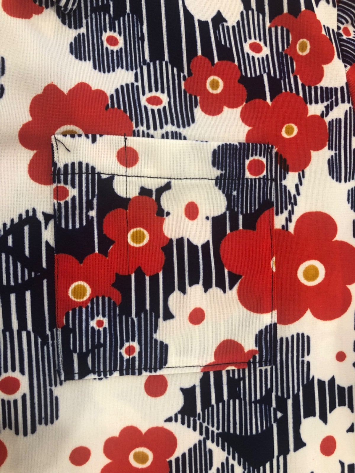 VTG Handmade Polyester Floral buttondown red navy white women side split shirt