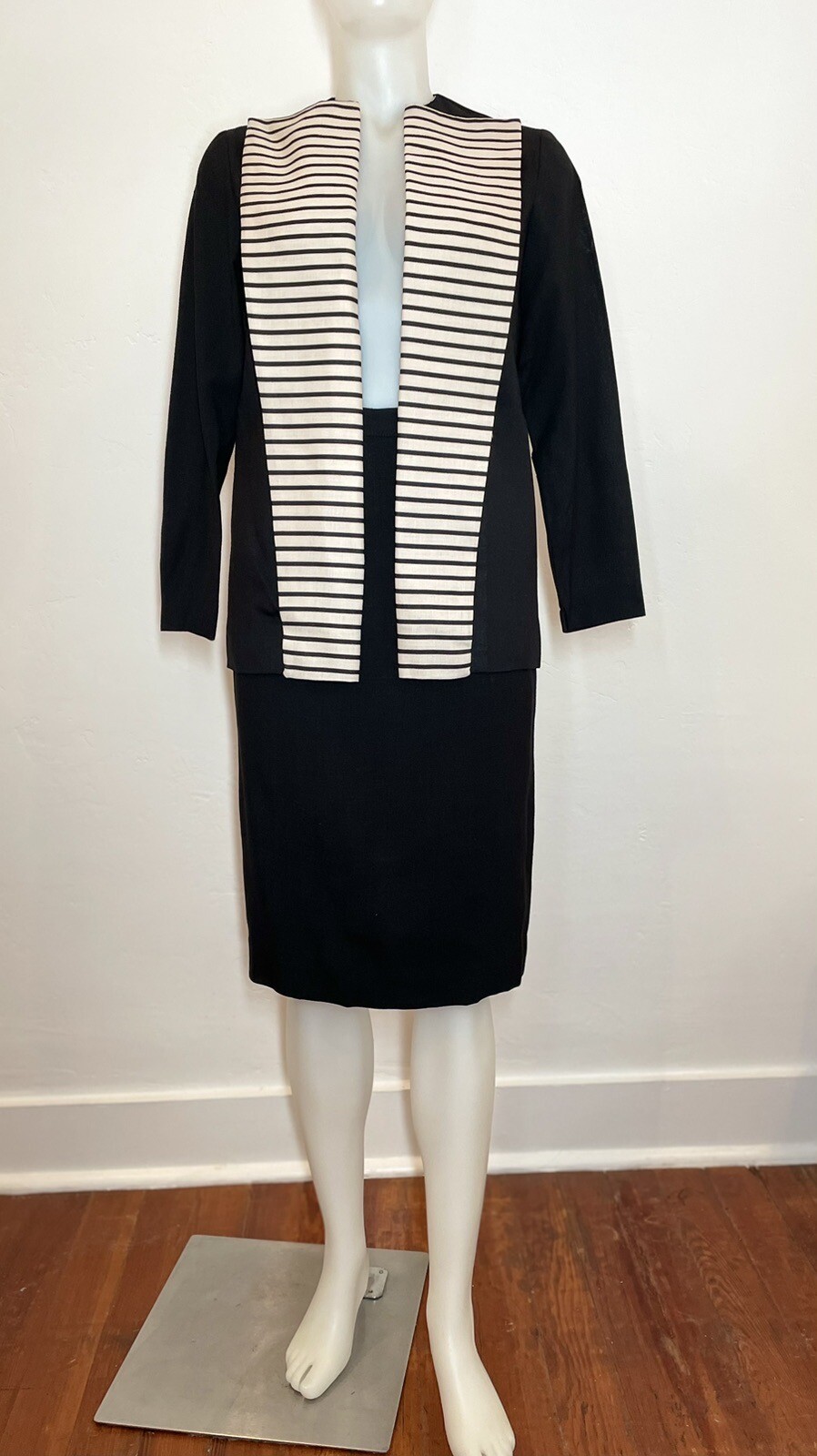 VTG 60s Women’s Suit Strips Bold Black Off White Pencil Skirts SABA JRS CALIF