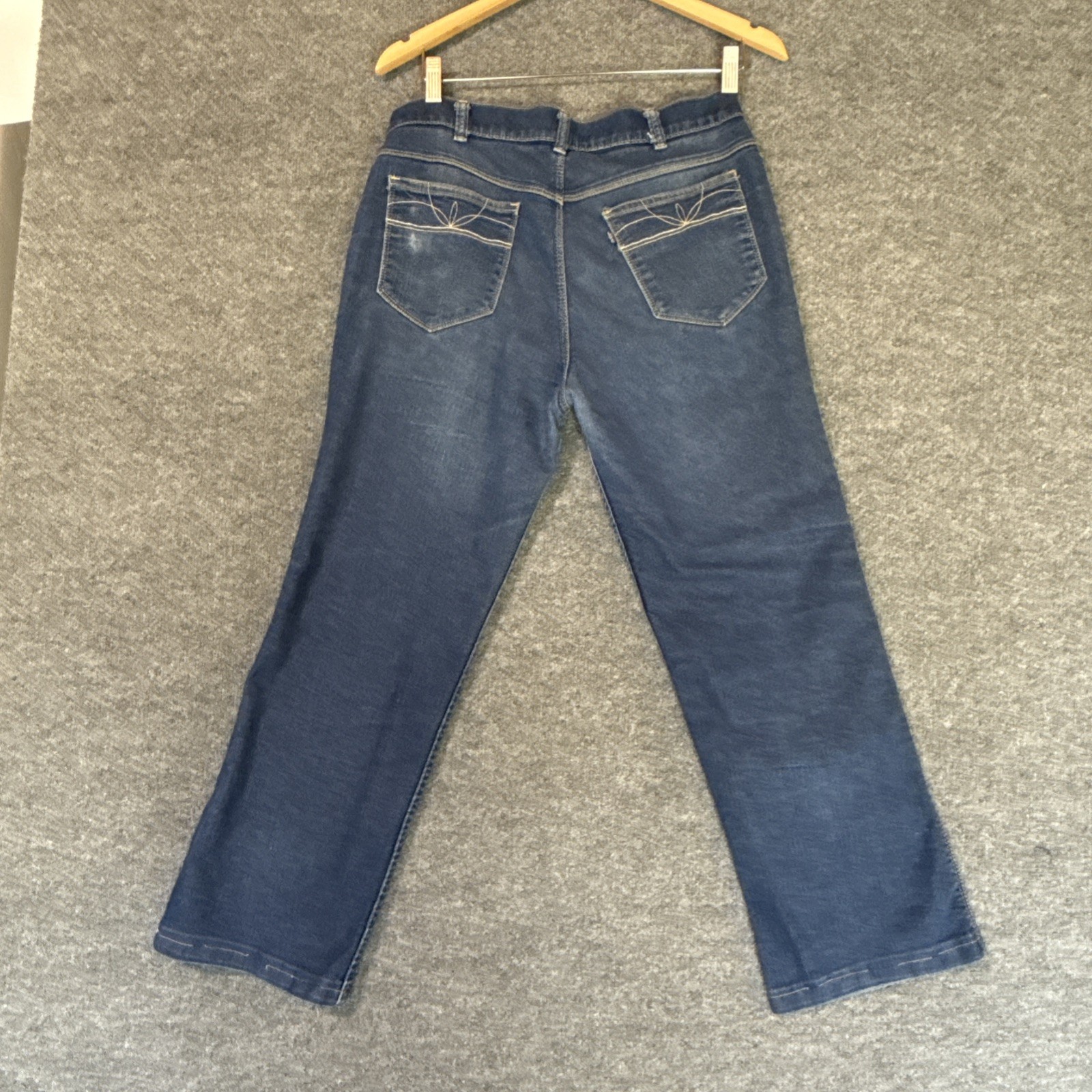 Levis Movin On Denim Jeans Size 34×32 Black Tab 5 Pocket Distressed