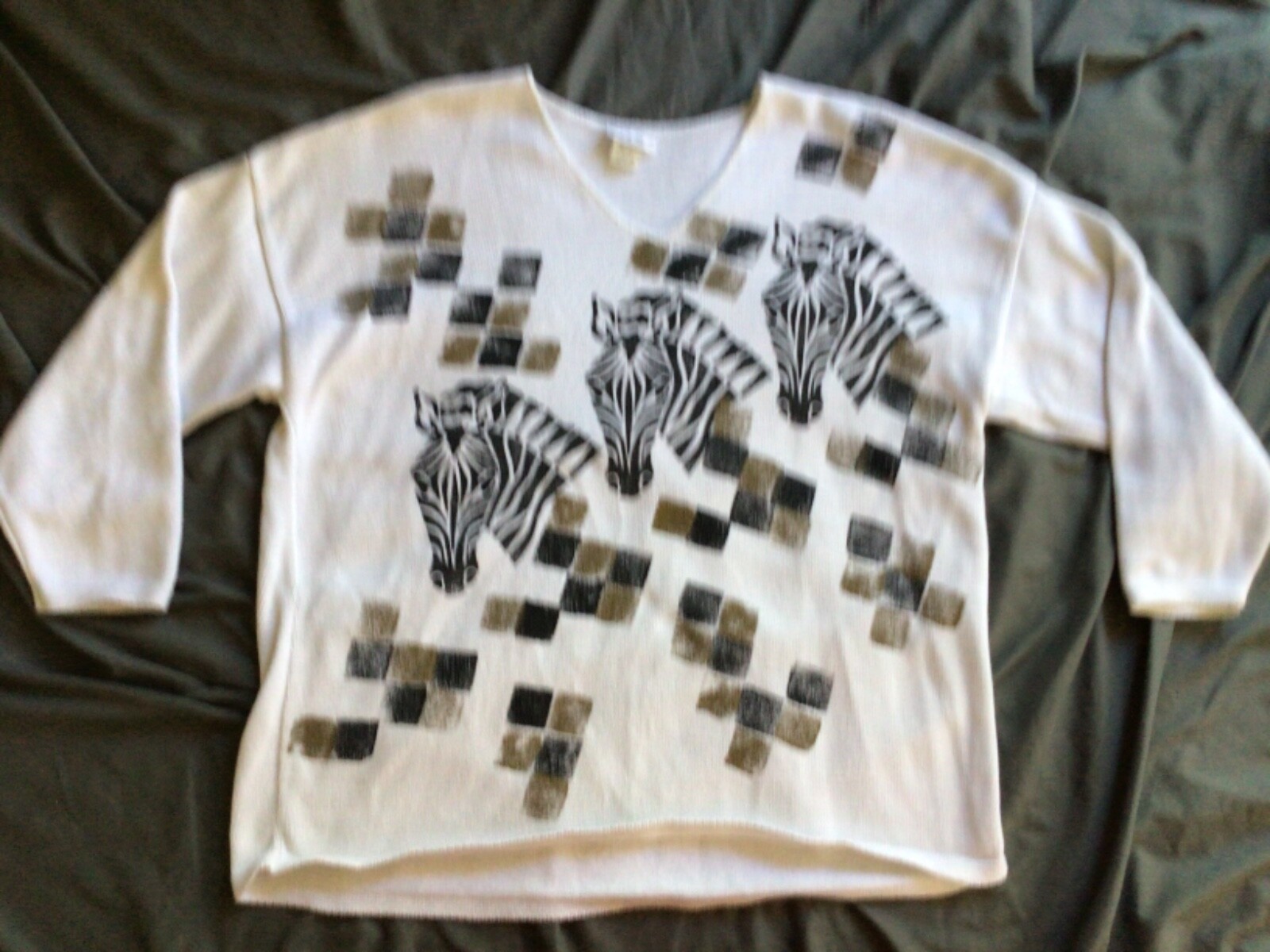 Shel & Dawn Handpainted Vintage Women’s Zebra V-Neck Sweater L/XL