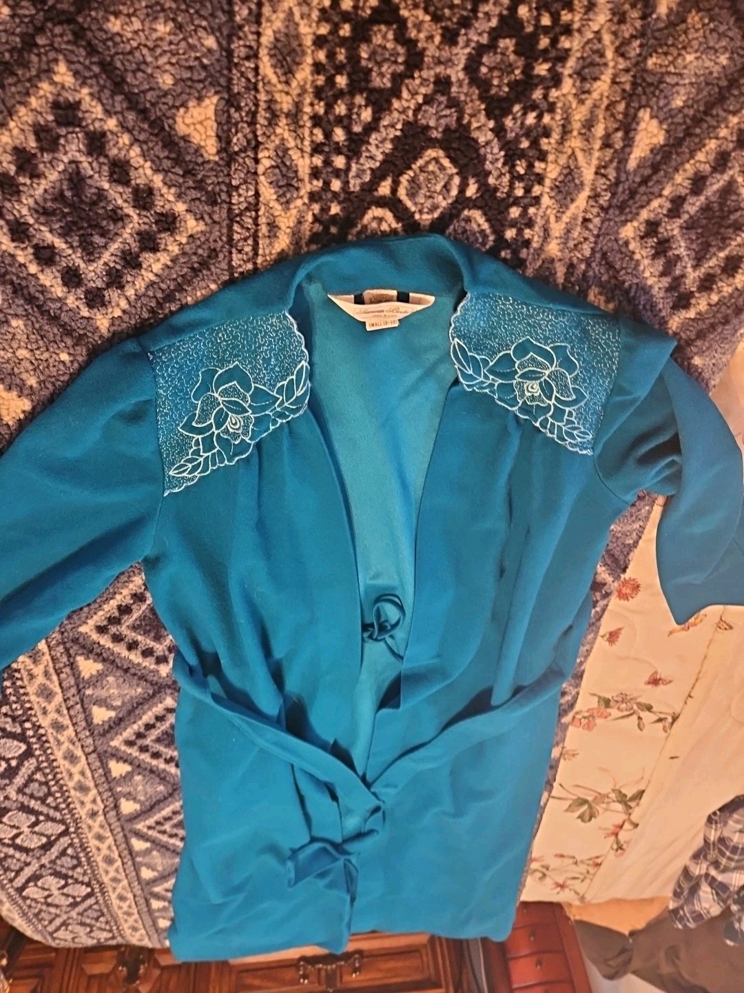 Famous Bodies Aqua Blue Womens Small 8-10 Robe