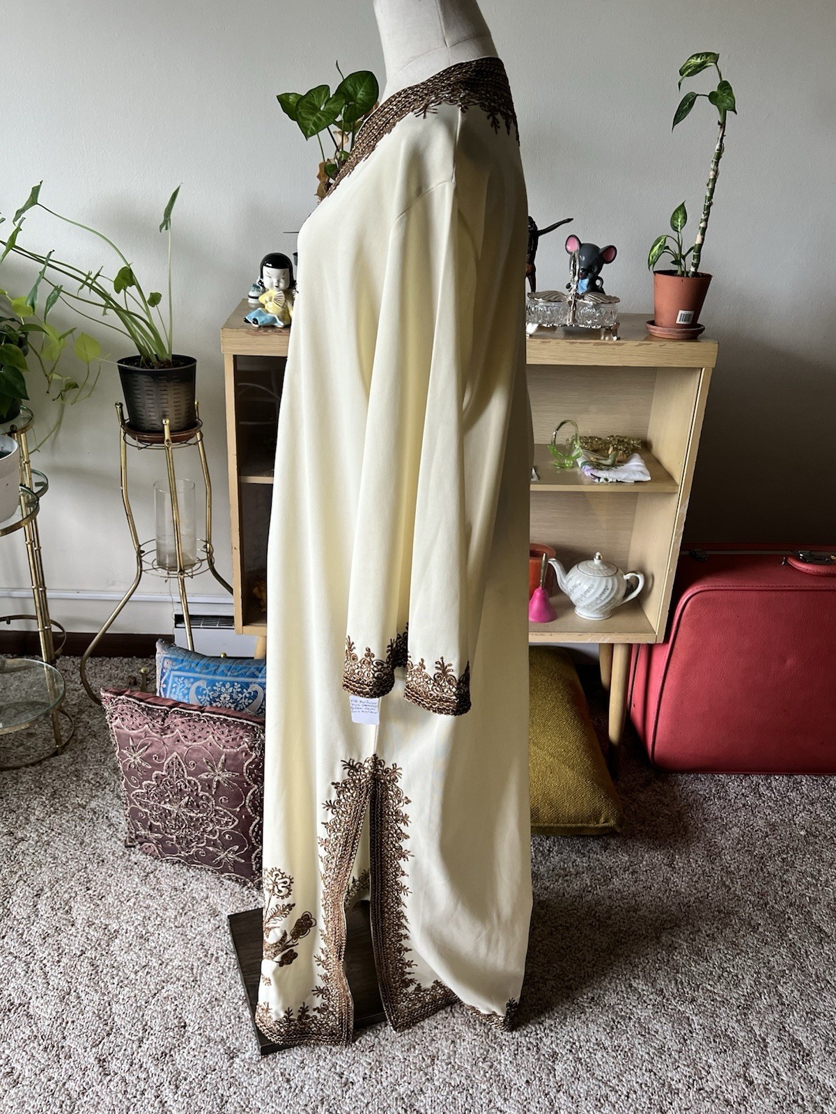 VTG Long Sleeve Kaftan Poly Crepe Button Loops Embroidery Ivory L/XL