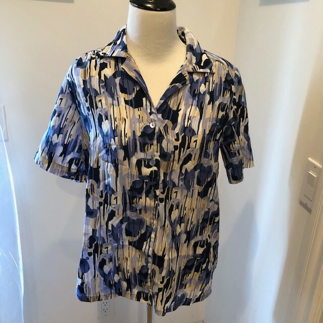 Vintage Blouse Donnkenny Classics Women’s Size S Blue Floral Short Sleeve 80’s