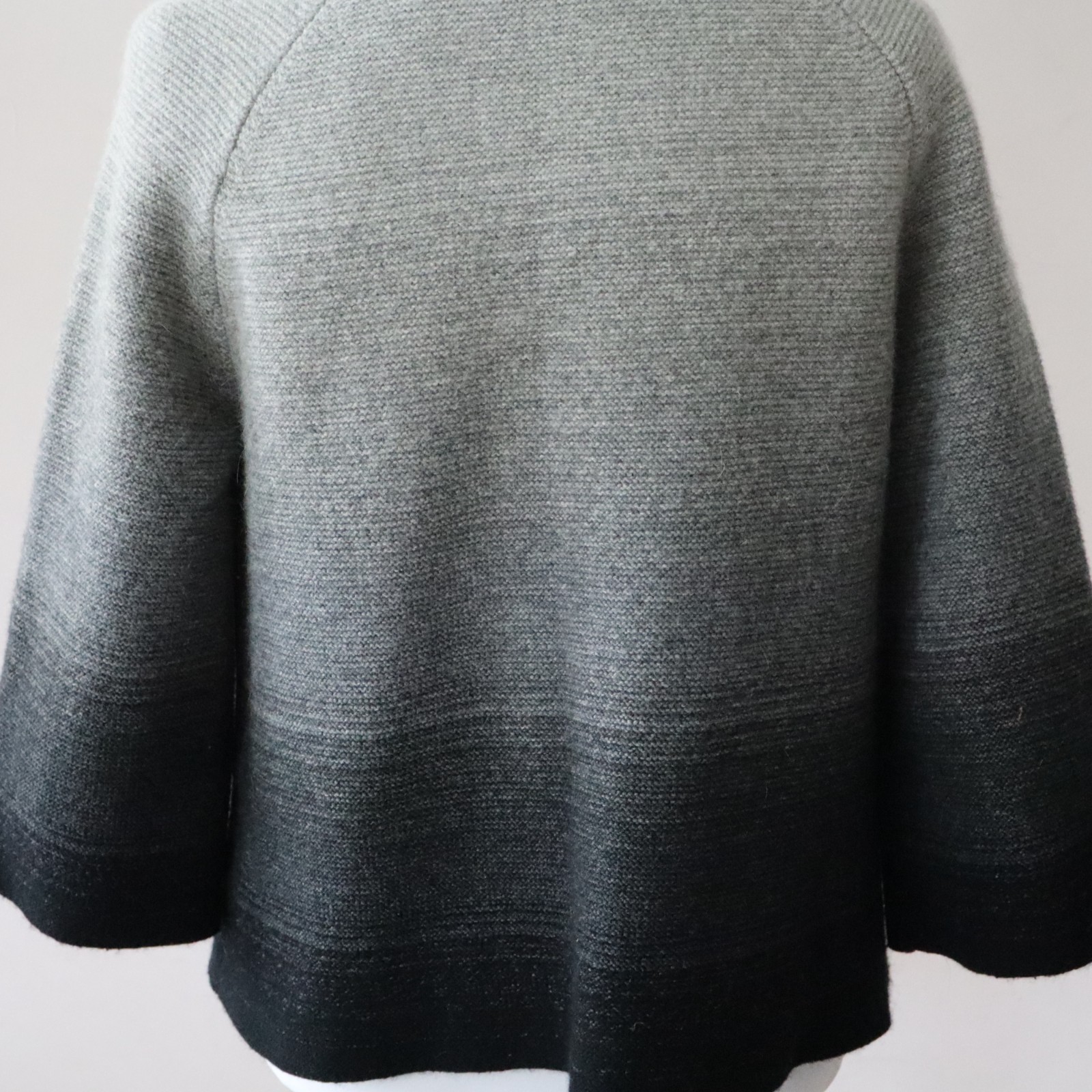 Vtg Women’s Jones New York Cardigan Sweater Heather Gray, Black Sz Lg
