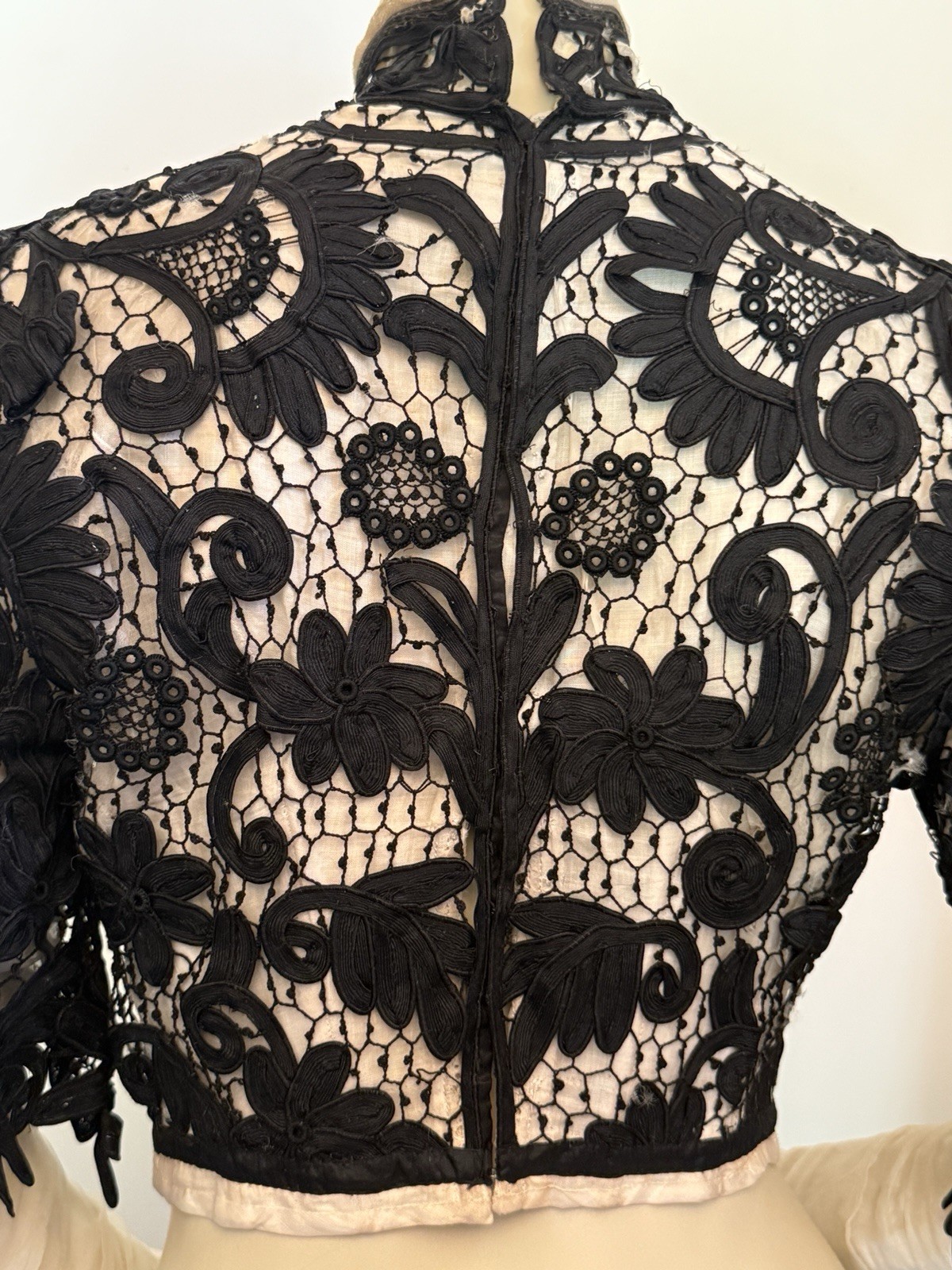 ANTIQUE BELLE EPOQUE GRAPHIC HAND TAPE LACE BODICE BEAUTIFUL DETAILS