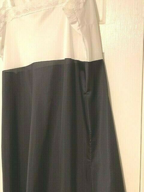 Vintage Unique Black and White Full Slip By Sarah Smith. Rare Find. Size 34