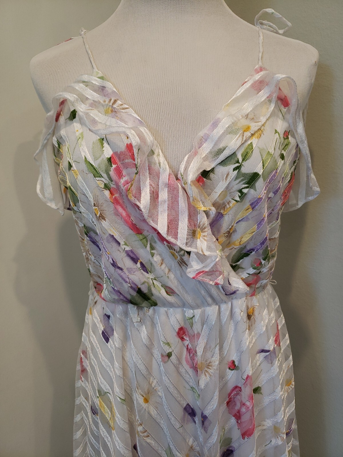 Designed By Wayne Diamond’s Run Ladies White Dress Floral Pink 70s size 7