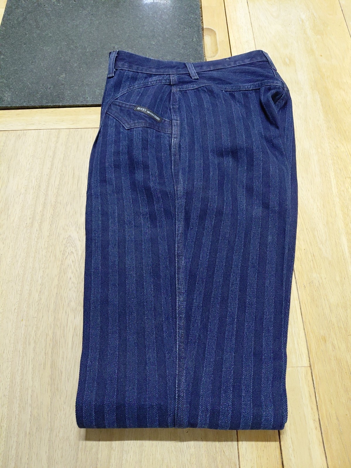 Vintage Rocky Mountain Jeans Size 30/11 Inseam 34 Dark Blue w/ stripes