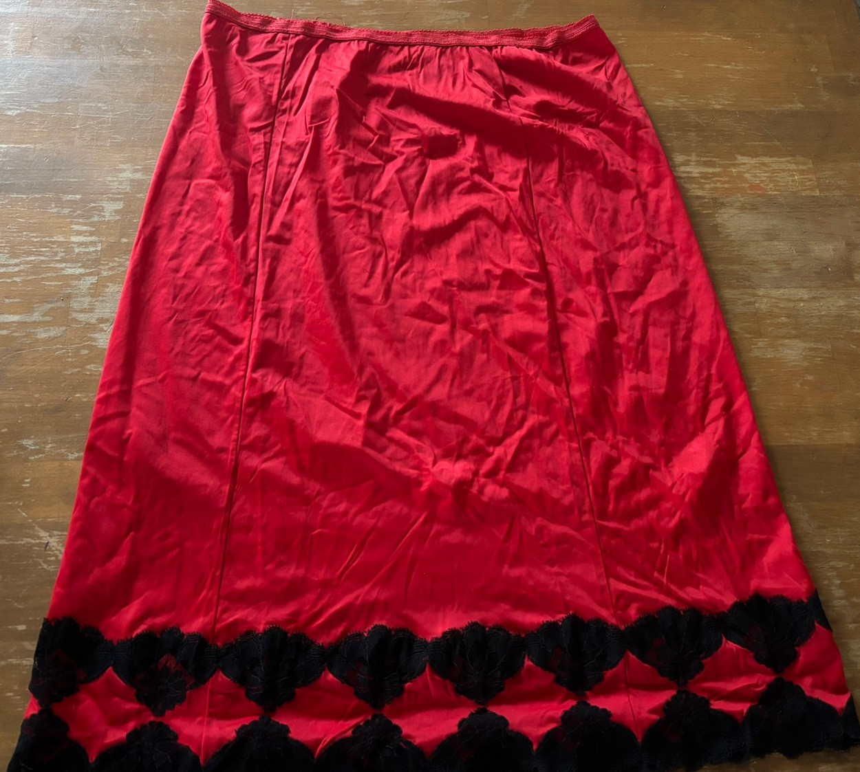 Vintage Kayser Half Slip SZ Large (29.5 Waist) Black Lace/Red Made In USA EUC