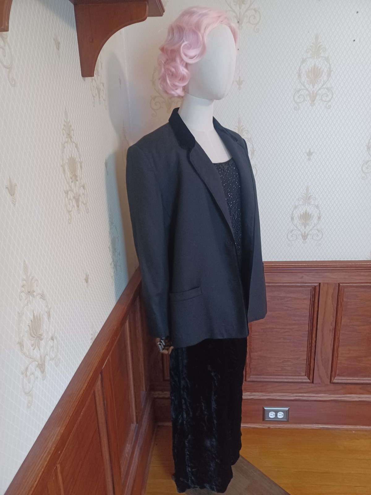 Vintage 1960s/70s Wilroy Traveller Velvet Trim Women’s Union-Made Tuxedo Coat