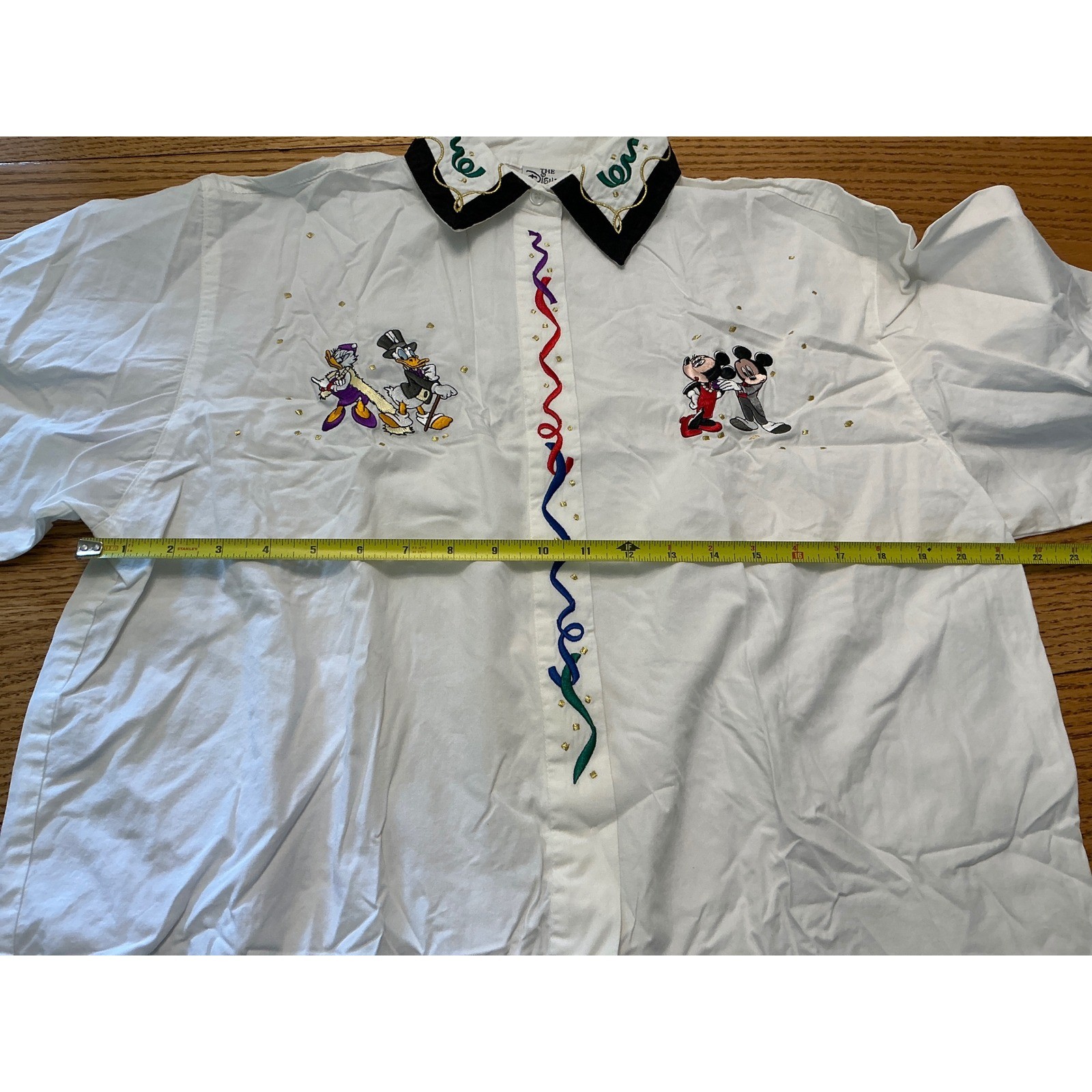 Vintage Disney Store Mickey Minnie Donald Daisy Embroidered Button Down Shirt L