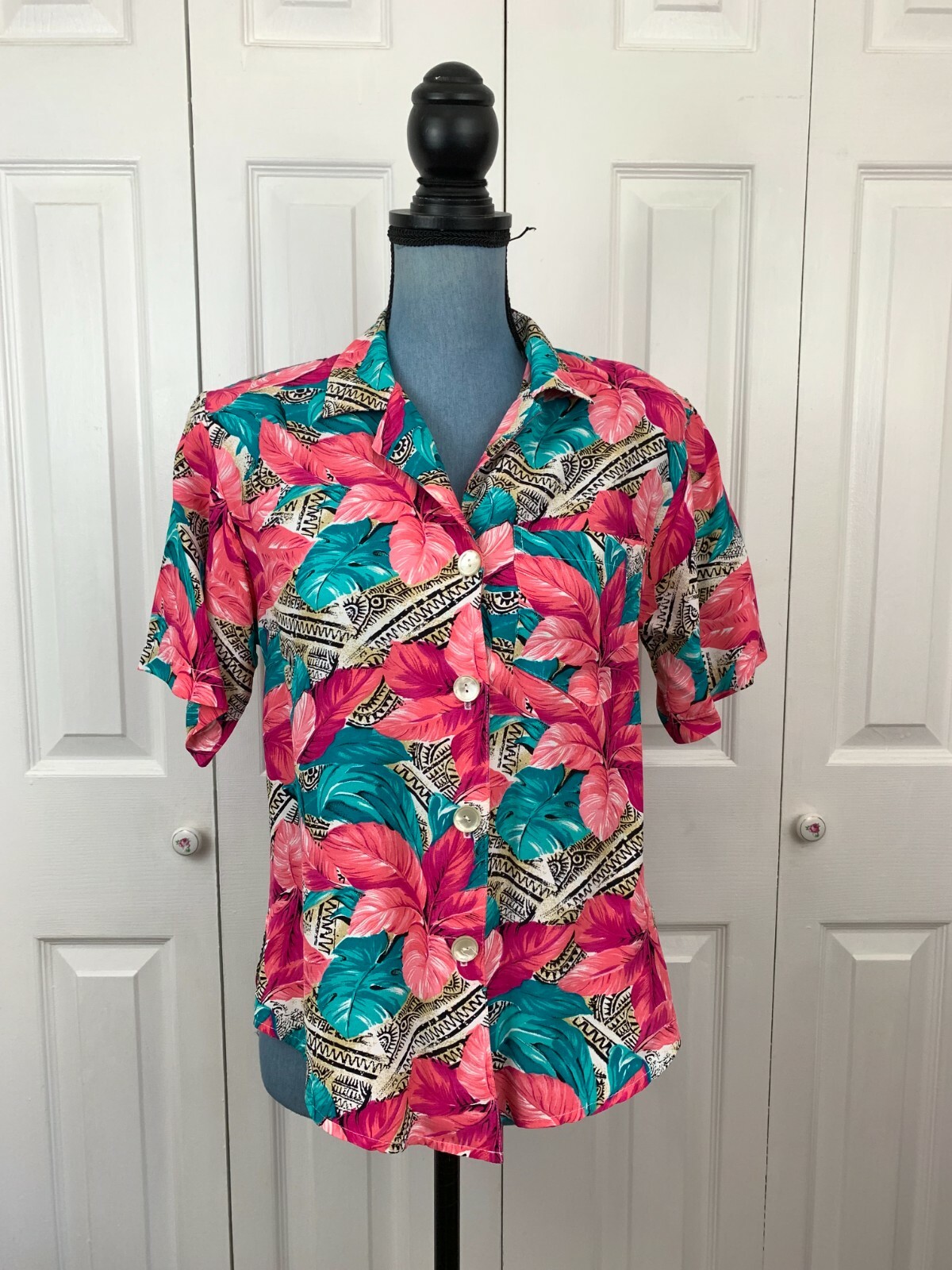 Vintage 1980’s Francine Browner Hawaiian Tropical Floral Button Up Blouse Small