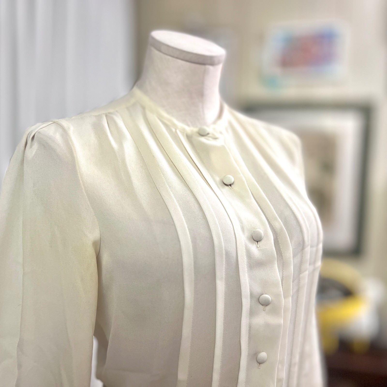 Vintage JR’s Cream Pleated Button Up Long Sleeve Blouse Size 9 Ivory Retro