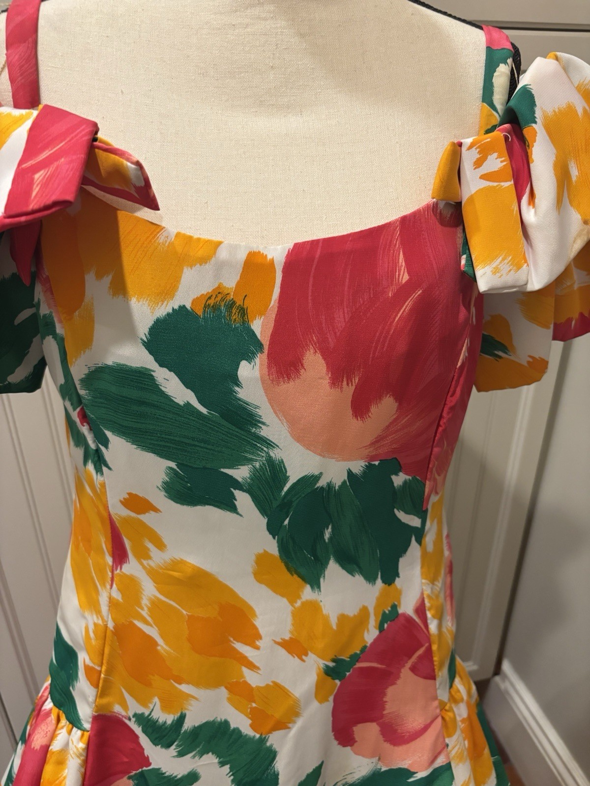 Arnold Scaasi 1980s Floral Silk Evening Gown Size 8. SHOWSTOPPER