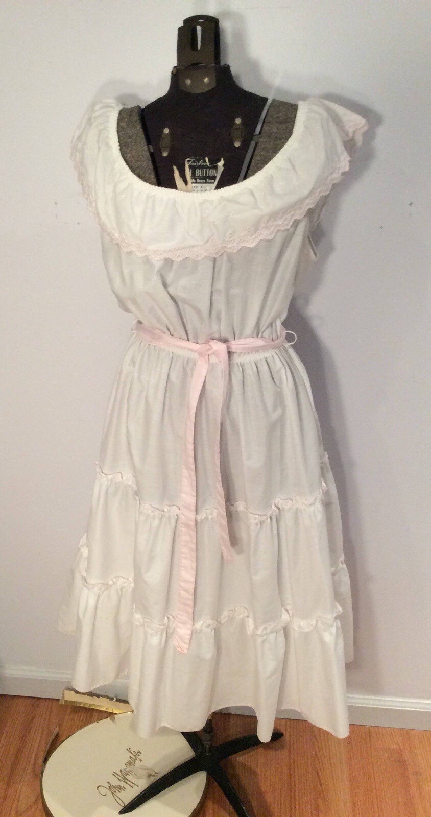 vintage dresses 1970s white Sundress With Ruffle Neck And Skirt Shelly Michaels