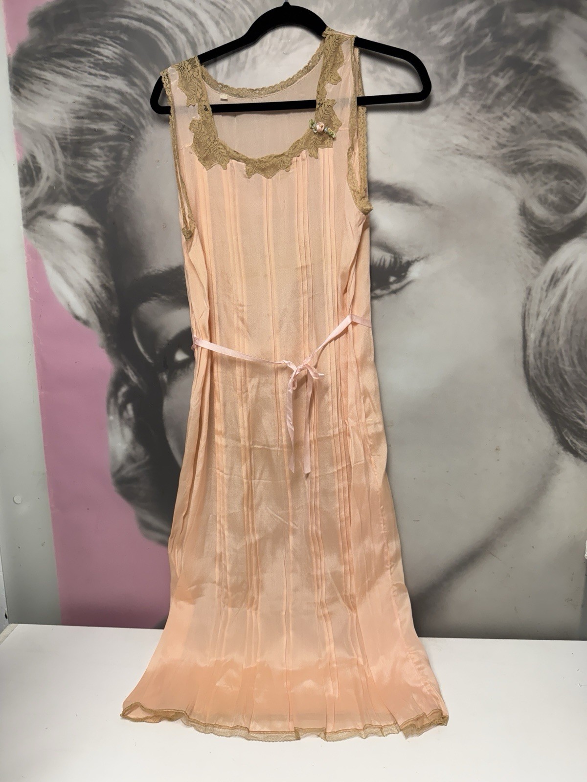 Vintage 1930s Peach Nightgown w Lace Trim & Ribbons, Lace Hollywood Glam Look