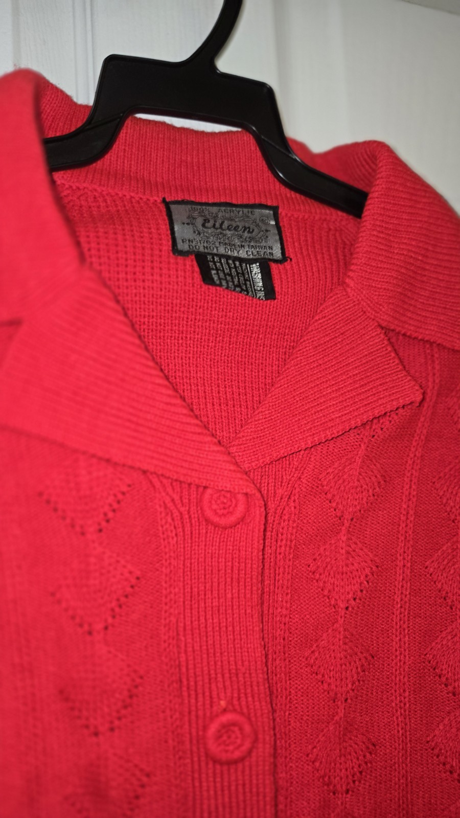 Eileen Women’s S/M Classic Red Collared Cable Knit Cardigan Button Sweater